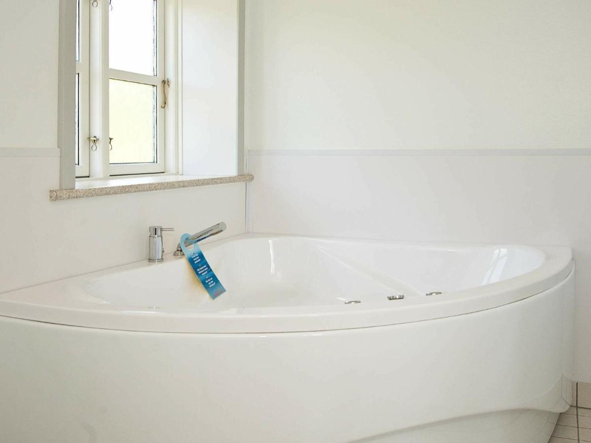 6 Person Holiday Home In Hejls Εξωτερικό φωτογραφία